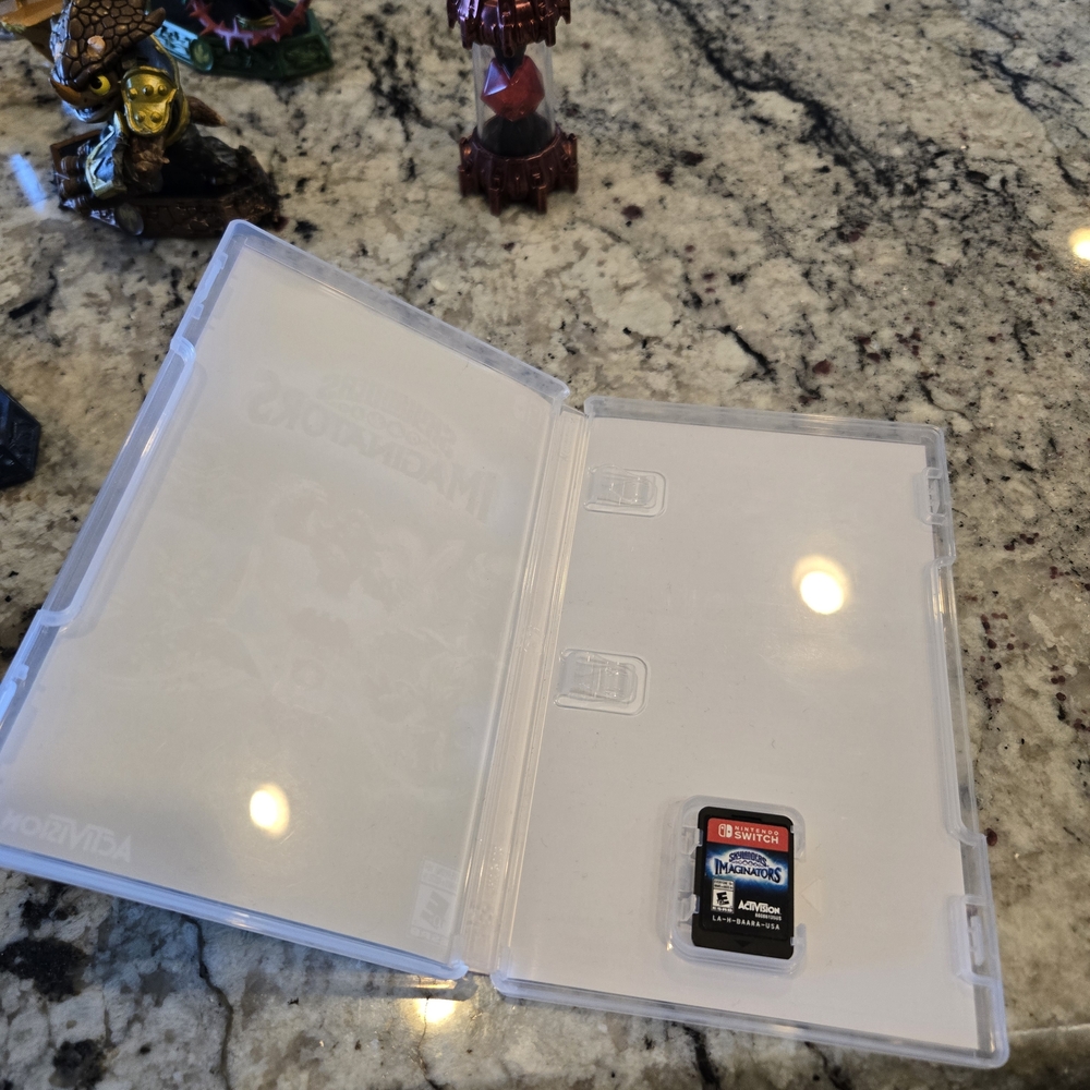 Skylanders Imaginators Switch Game And 16 Figurines - Picture 5 of 9